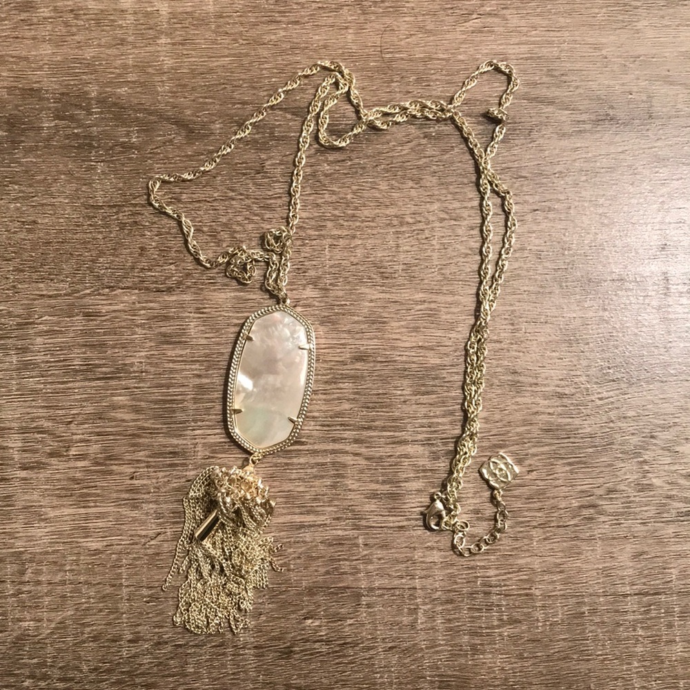 Kendra Scott necklace